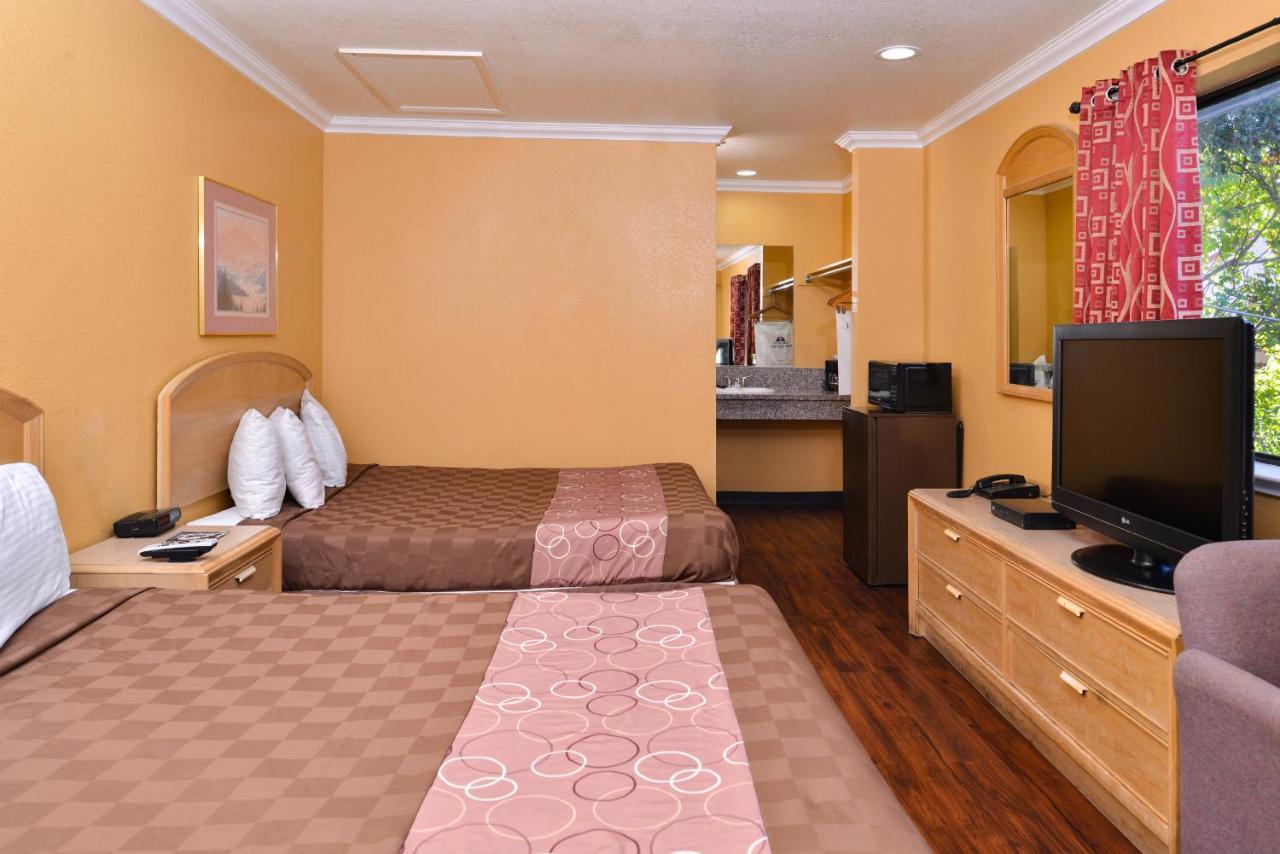 Americas Best Value Inn And Suites Clearlake Exterior photo