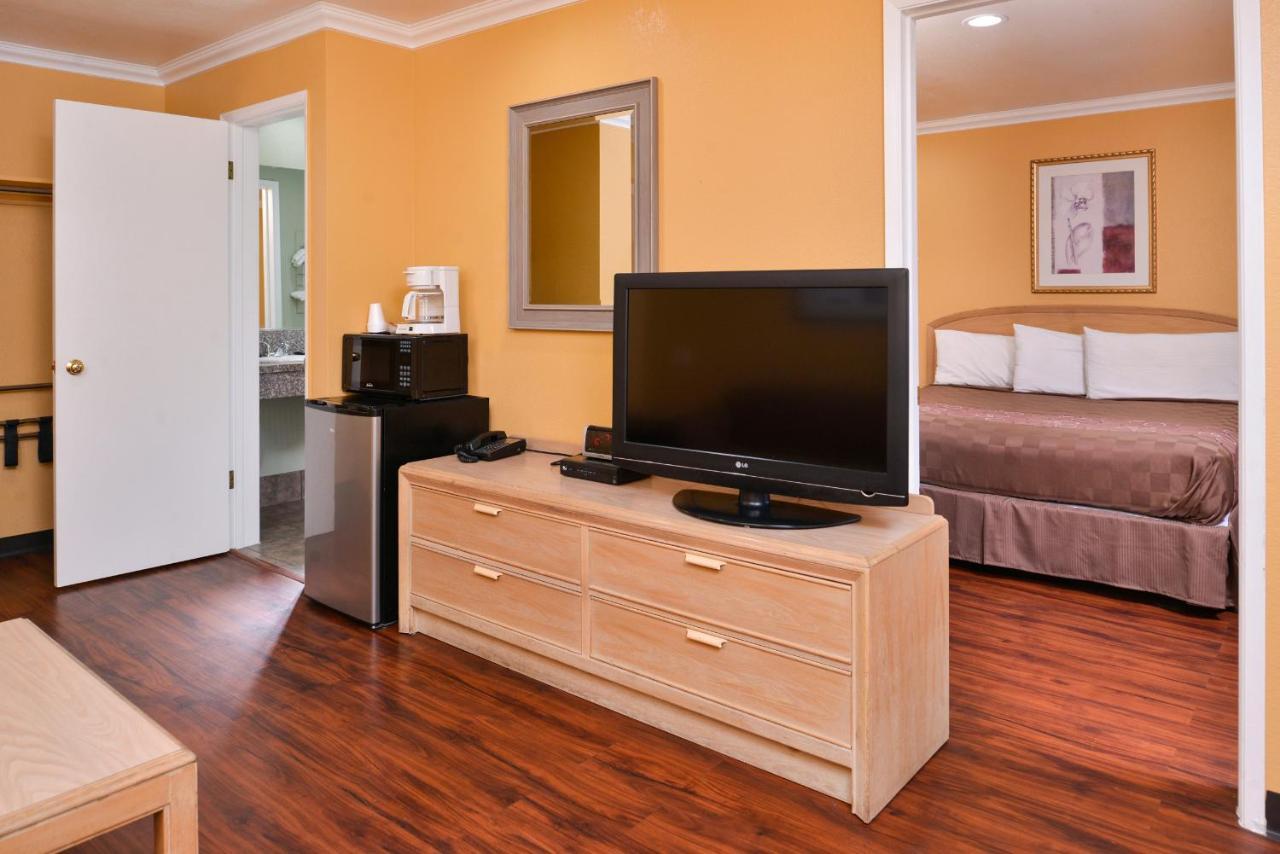 Americas Best Value Inn And Suites Clearlake Exterior photo